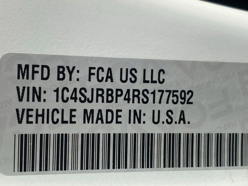 Used 2024 Jeep Wagoneer L Series II w/ Flexible Seating Group RWD image 28