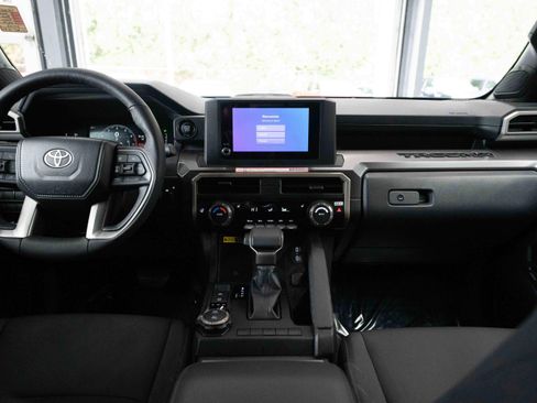 Used 2025 Toyota Tacoma SR5 AWD/4WD image 20