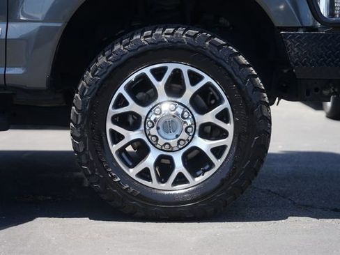 Used 2020 Ford F350 Lariat w/ Lariat Ultimate Package AWD/4WD image 4