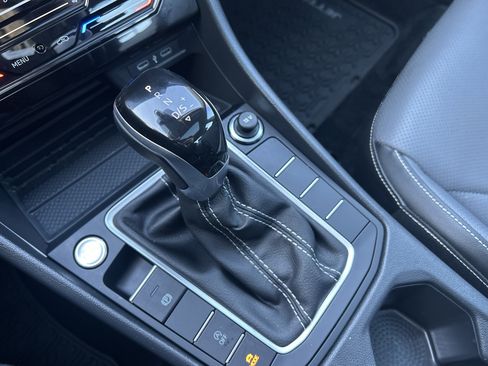 Used 2025 Volkswagen Jetta SEL image 27