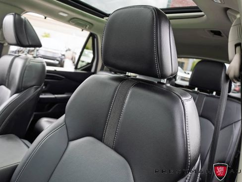 Used 2025 Honda Pilot Touring image 24