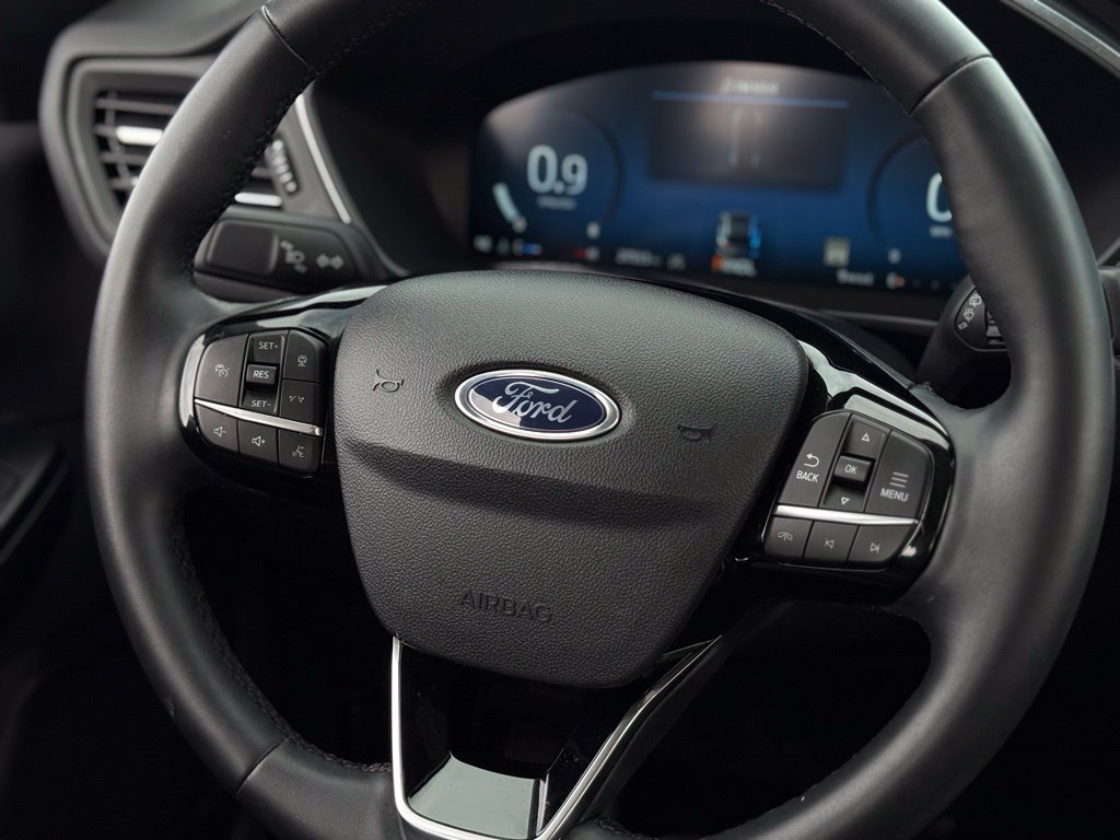 Certified 2025 Ford Escape Platinum AWD/4WD image 53