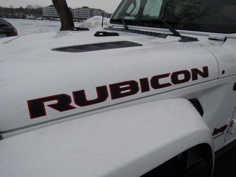 Used 2018 Jeep Wrangler Rubicon w/ Cold Weather Group image 31