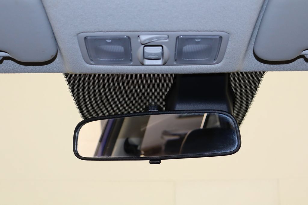 Used 2025 Hyundai Venue SEL FWD image 23