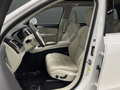 Used 2024 Volvo XC90 B6 Plus w/ Protection Package Premier AWD/4WD image 4