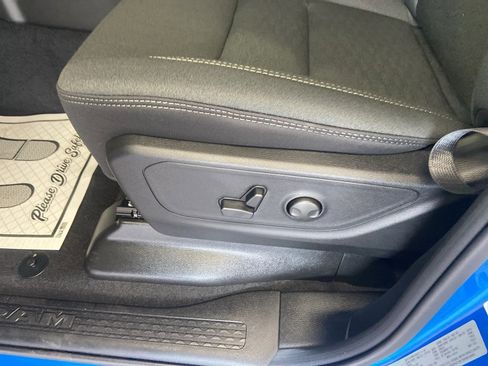 New 2026 RAM 1500 4x4 Crew Cab image 10