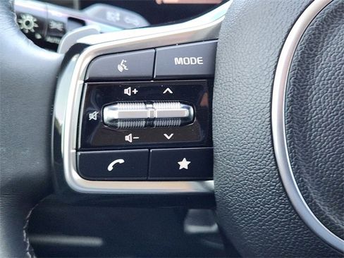 Certified 2025 Kia Sorento EX image 28