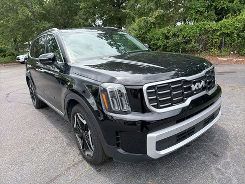 Used 2025 Kia Telluride S AWD/4WD image 3