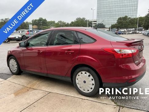 Used 2013 Ford Focus SE w/ Super Fuel Economy (SFE) Pkg FWD image 4