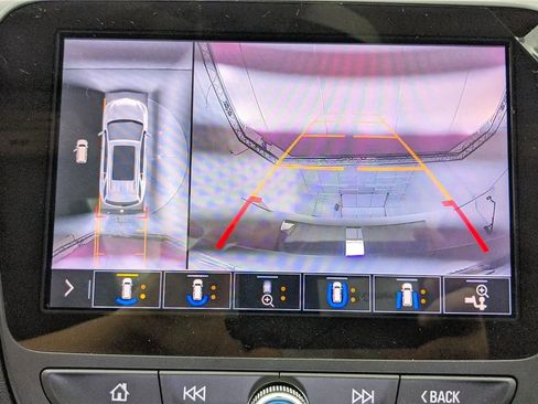 Used 2021 Chevrolet Equinox Premier FWD image 25
