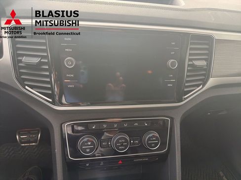 Used 2019 Volkswagen Atlas SEL R-Line AWD/4WD image 32