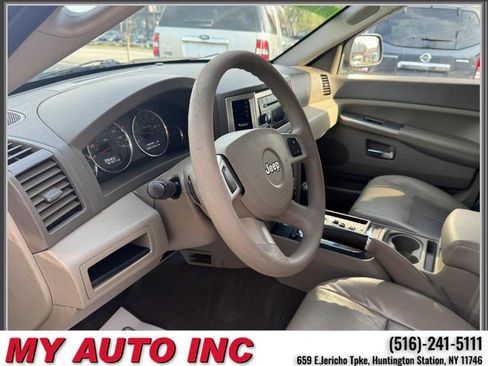 Used 2010 Jeep Grand Cherokee Laredo image 21