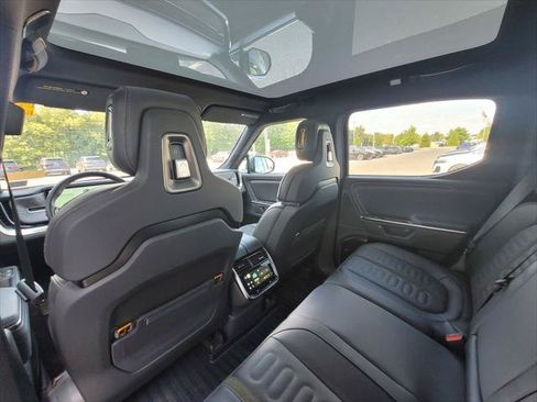 Used 2025 Rivian R1T Adventure Dual AWD/4WD image 19
