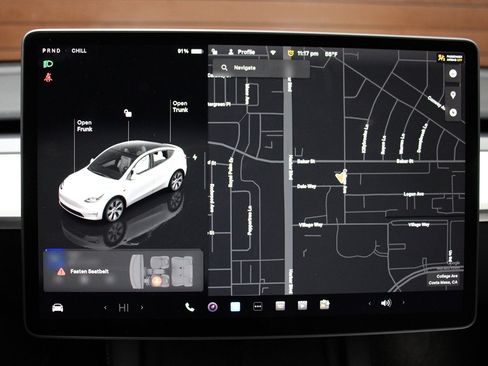 Used 2022 Tesla Model Y Long Range image 51