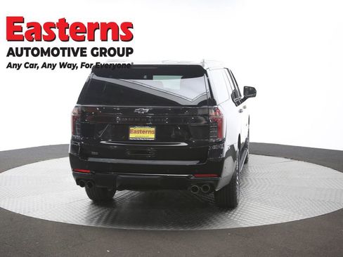 Used 2025 Chevrolet Suburban Z71 AWD/4WD image 41