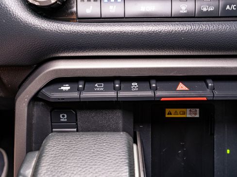 Used 2024 Toyota Tundra Limited AWD/4WD image 24