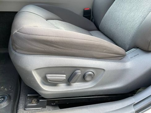Used 2019 Toyota Camry LE FWD image 12