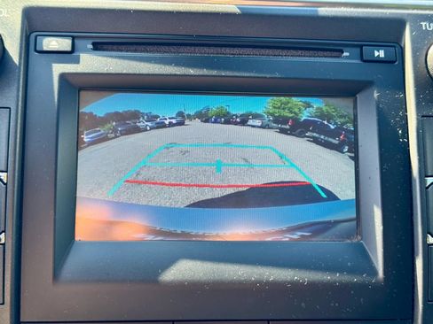 Used 2017 Toyota Camry SE w/ Protection Package (Q2) FWD image 15