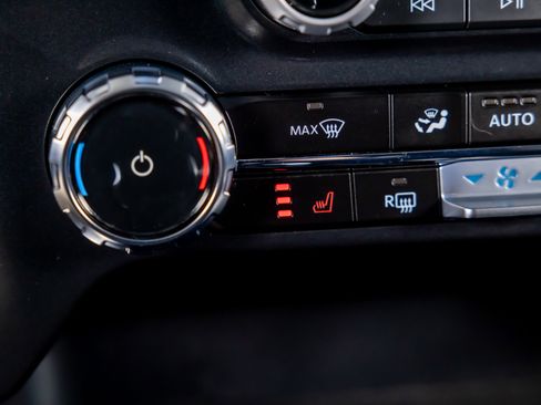 Used 2023 Ford F150 Lightning XLT image 15