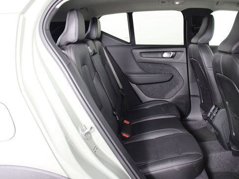 Certified 2025 Volvo XC40 B5 Plus image 30