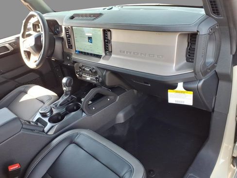 New 2026 Ford Bronco Outer Banks AWD/4WD image 12
