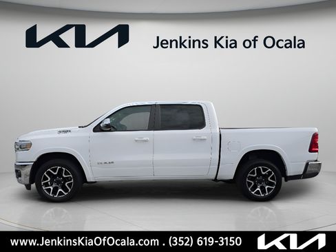 Used 2025 RAM 1500 Laramie AWD/4WD image 9