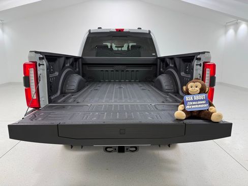 New 2026 Ford F250 Lariat w/ Black Appearance Package image 8