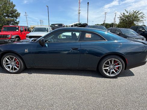Used 2024 Dodge Charger Daytona Scat Pack w/ Plus Group AWD/4WD image 11