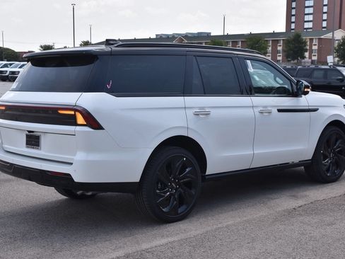 New 2027 Lincoln Navigator Black Label AWD/4WD image 6