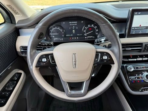 Used 2022 Lincoln Corsair AWD w/ Premium Package image 19