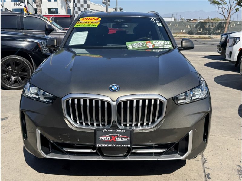 Used 2024 BMW X5 xDrive50e w/ Premium Package AWD/4WD image 2