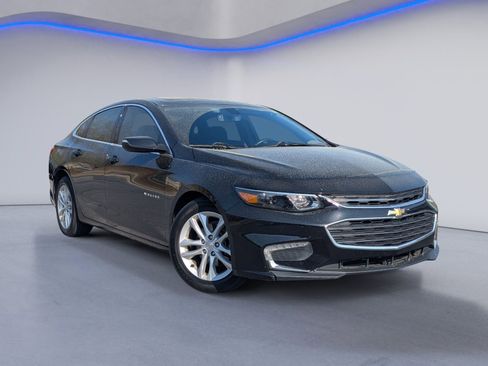 Used 2018 Chevrolet Malibu LT image 2