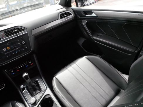 Used 2024 Volkswagen Tiguan SE R-Line w/ MDO Package, Two-Row AWD/4WD image 11
