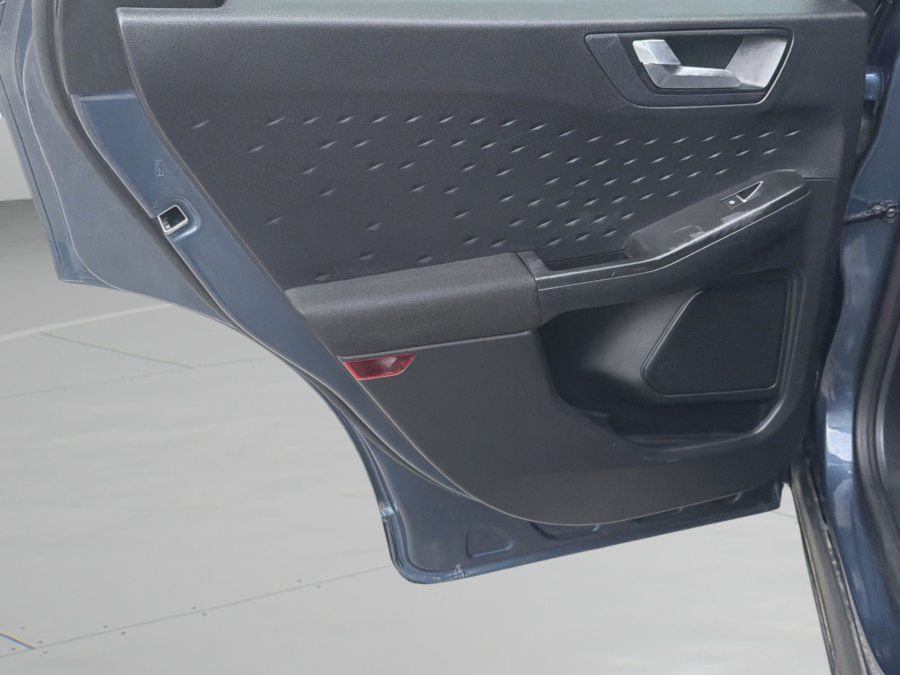Used 2020 Ford Escape SE FWD image 19