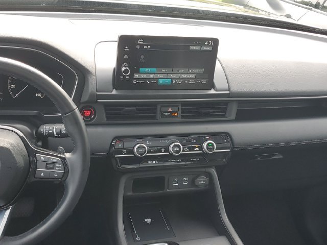 Used 2025 Honda Pilot Touring image 14