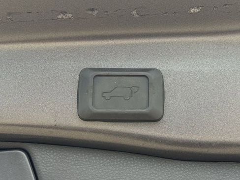 Used 2025 Toyota RAV4 XLE Premium FWD image 34