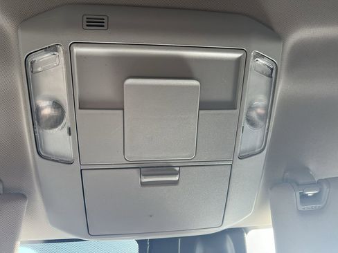 Used 2018 Toyota Tundra SR5 w/ SR5 Upgrade Package AWD/4WD image 28