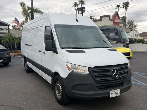 Used 2023 Mercedes-Benz Sprinter 2500 image 1