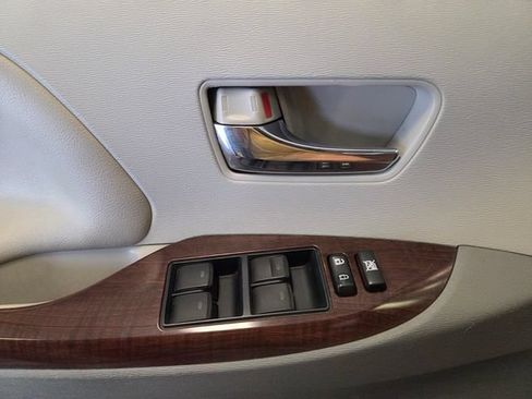 Used 2013 Toyota Sienna XLE w/ Premium Pkg FWD image 28