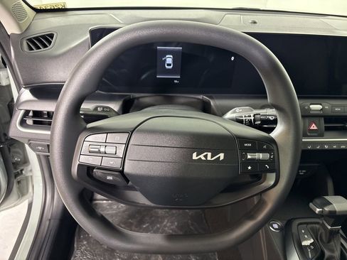 New 2026 Kia K4 LXS image 19