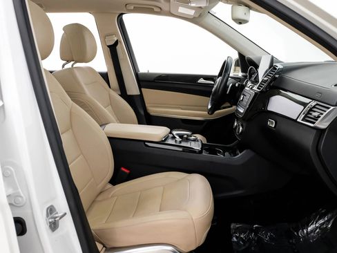 Used 2017 Mercedes-Benz GLS 550 4MATIC image 29