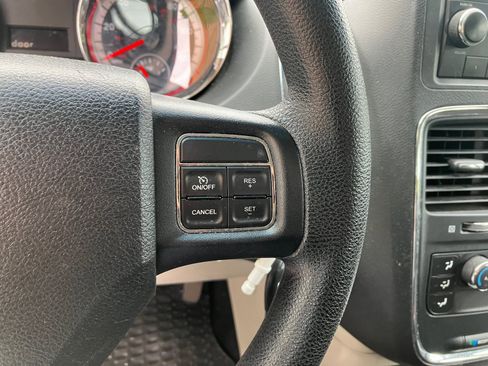 Used 2014 Dodge Grand Caravan American Value Package image 28