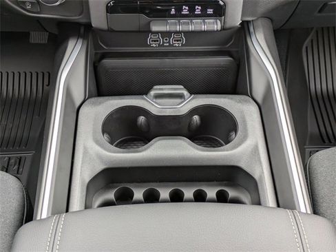 New 2026 RAM 1500 4x4 Crew Cab image 19