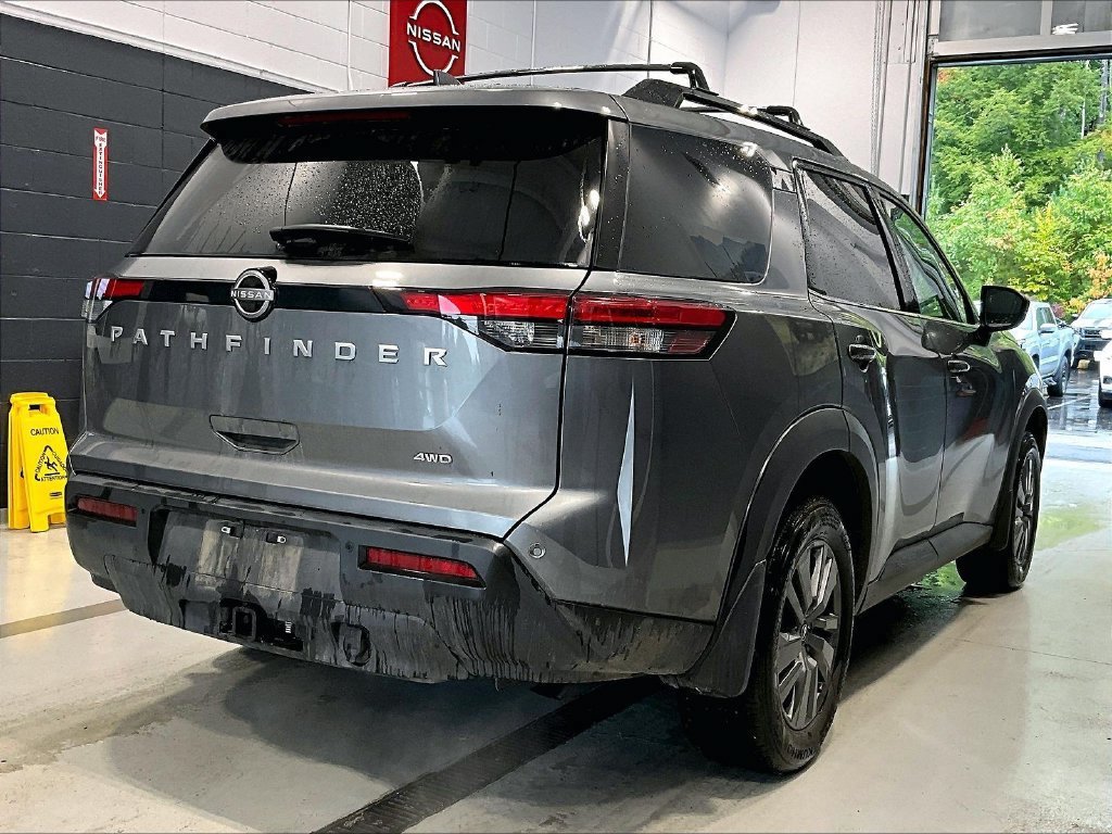 Used 2025 Nissan Pathfinder SV w/ SV Premium Package AWD/4WD image 4