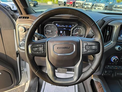 Used 2023 GMC Sierra 3500 Denali w/ Technology Package AWD/4WD image 14