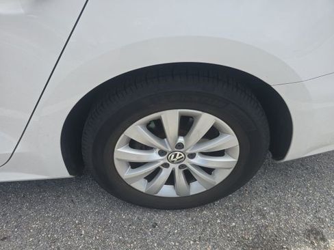 Used 2013 Volkswagen Passat 2.5 S FWD image 21