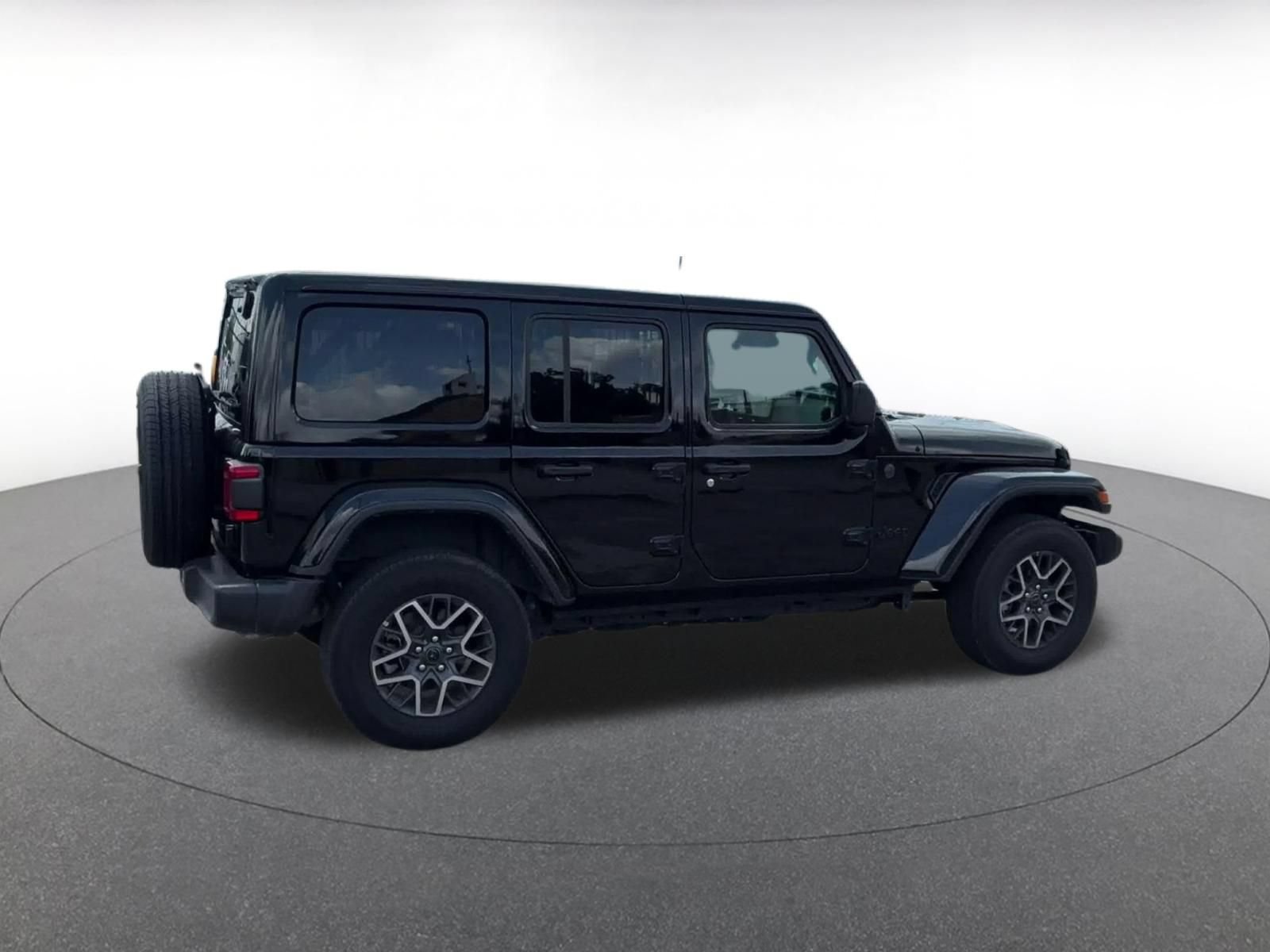 Used 2025 Jeep Wrangler Unlimited Sahara AWD/4WD image 14