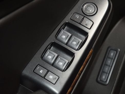 Used 2019 Chevrolet Tahoe LT w/ Z71 Midnight Edition AWD/4WD image 48
