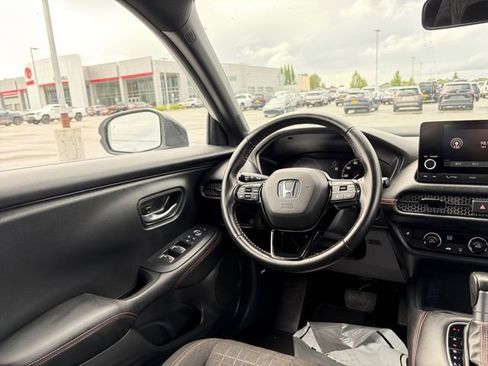 Used 2025 Honda HR-V Sport image 19