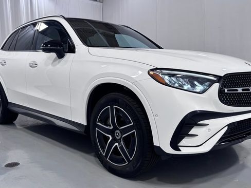 Used 2023 Mercedes-Benz GLC 300 4MATIC image 5